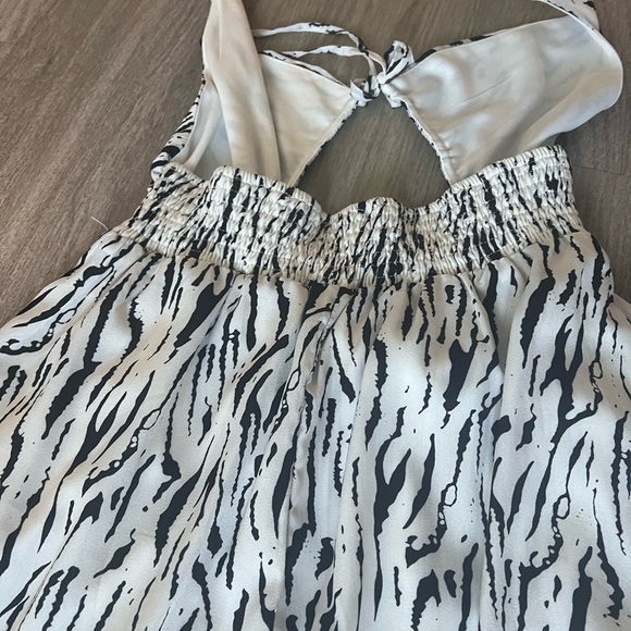 Zebra Print Maxi Cutout Halter Dress Size Medium - Picture 10 of 17